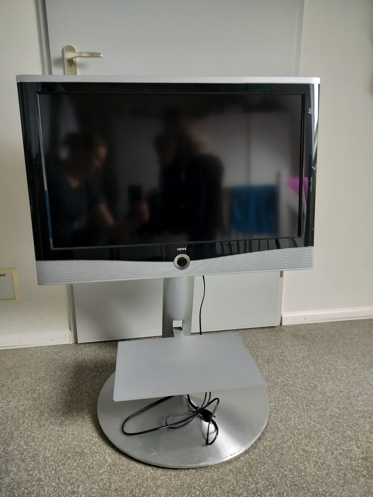 Loewe Art 32 TV met standaard - nette gebruikte staat, Audio, Tv en Foto, Televisies, Gebruikt, 50 Hz, 80 tot 100 cm, Ophalen