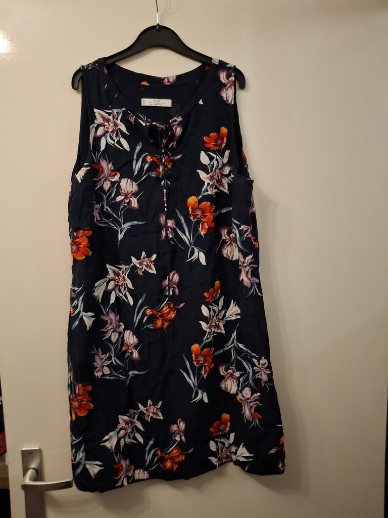 Maat. L merk mng, Kleding | Dames, Ophalen of Verzenden, Zo goed als nieuw, Maat 42/44 (L), Onder de knie