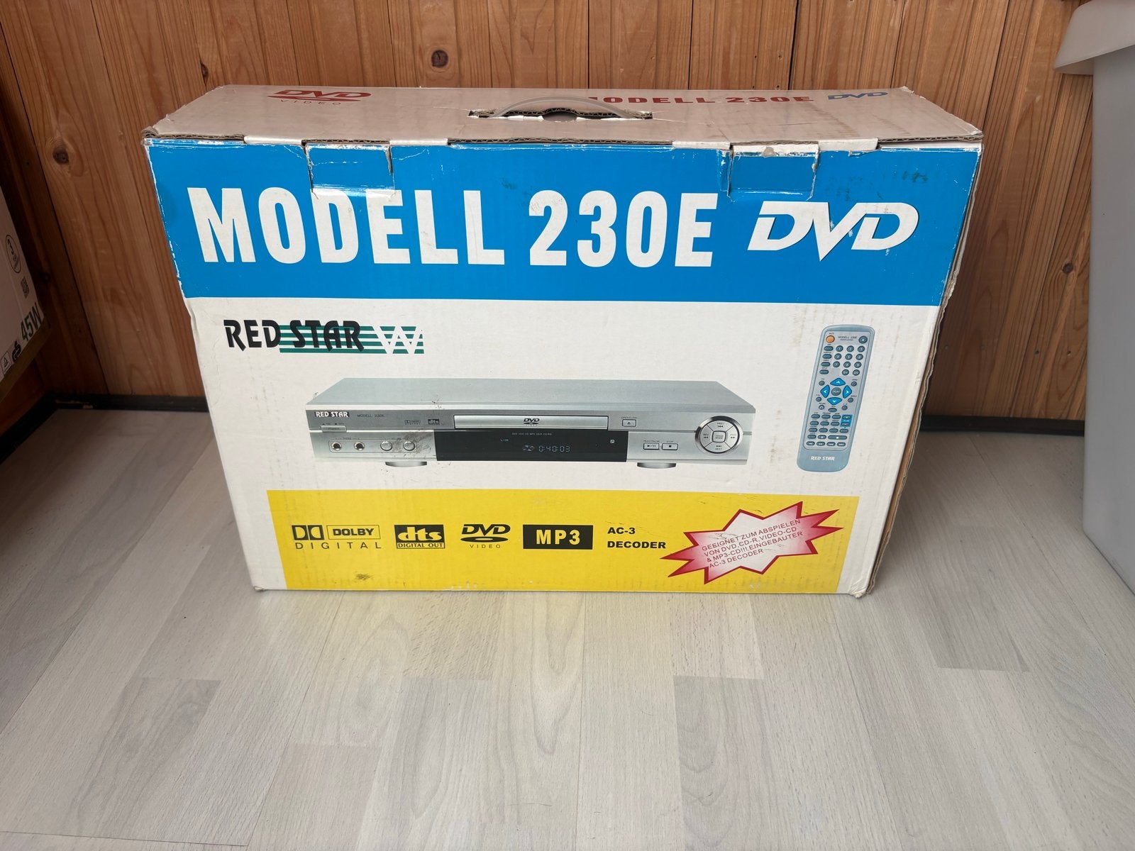 Red Star Modell 230E DVD-speler met afstandsbediening, Ophalen of Verzenden, Zo goed als nieuw, Dvd-speler, Overige merken