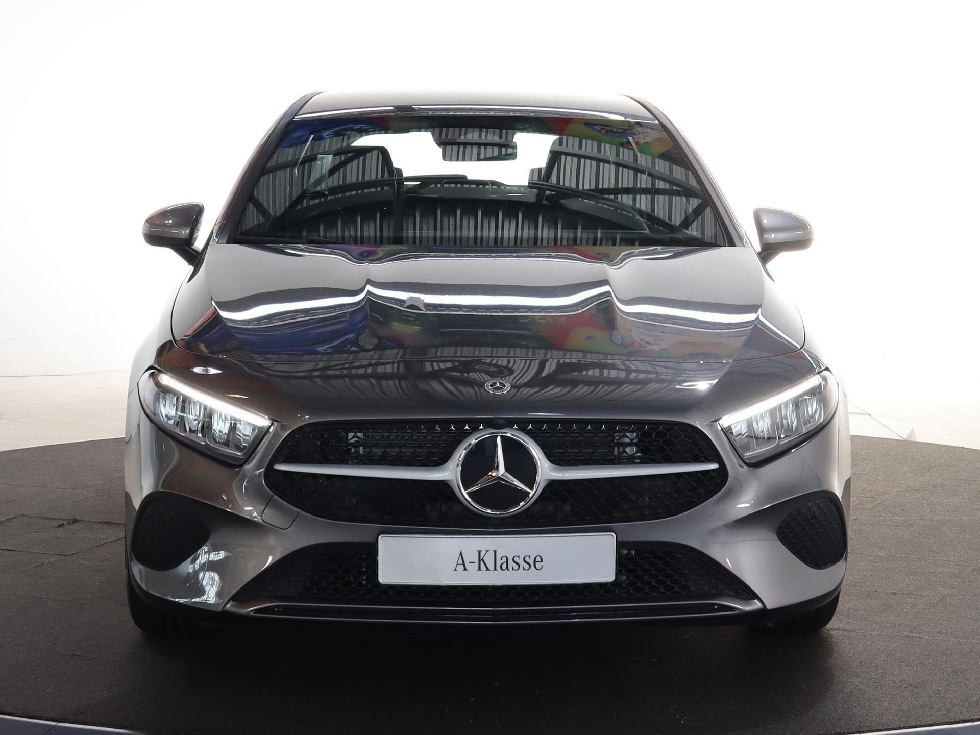 Mercedes-Benz A-klasse 180 Star Edition | Voorstoelen verwar, Dealer onderhouden, 136 pk, Gebruikt, 4 cilinders