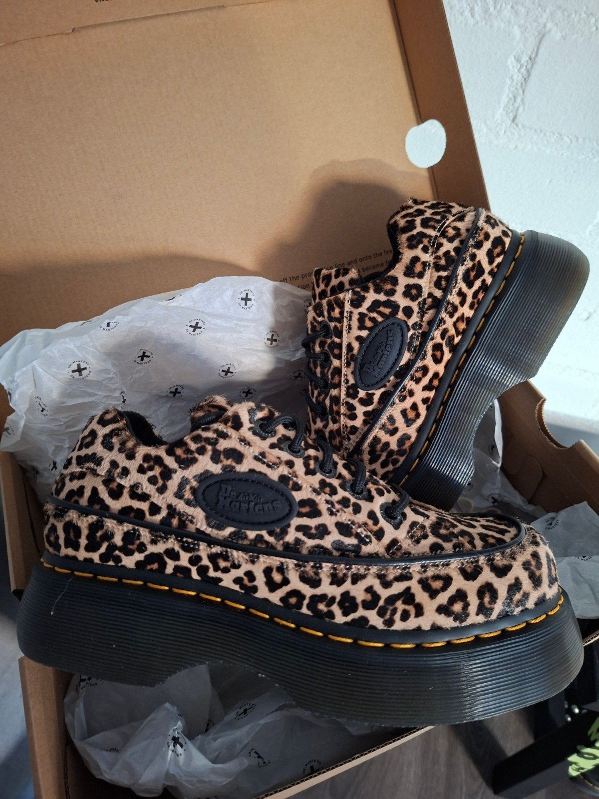 Dr. Martens Buzz 51, Mini Leopard Spot Hair On Maat: 38, Bruin, Lage of Enkellaarzen, Nieuw, Ophalen of Verzenden