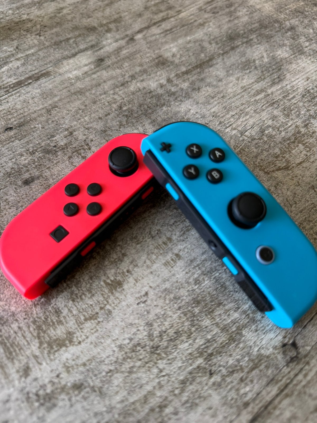 Nintendo Switch Joy-Con Set - Rood & Blauw, Overige controllers, Nieuw, Ophalen of Verzenden, Draadloos
