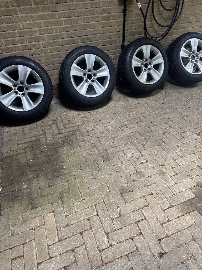 Orginele BMW velgen met winterbanden, Auto-onderdelen, Banden en Velgen, Ophalen, Gebruikt, Banden en Velgen, 17 inch