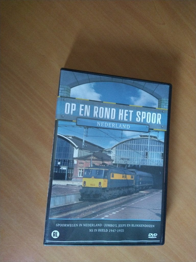 Op en Rond het Spoor Nederland - NS in Beeld 1947-1955, Alle leeftijden, Zo goed als nieuw, Reizen, Inclusief doosje