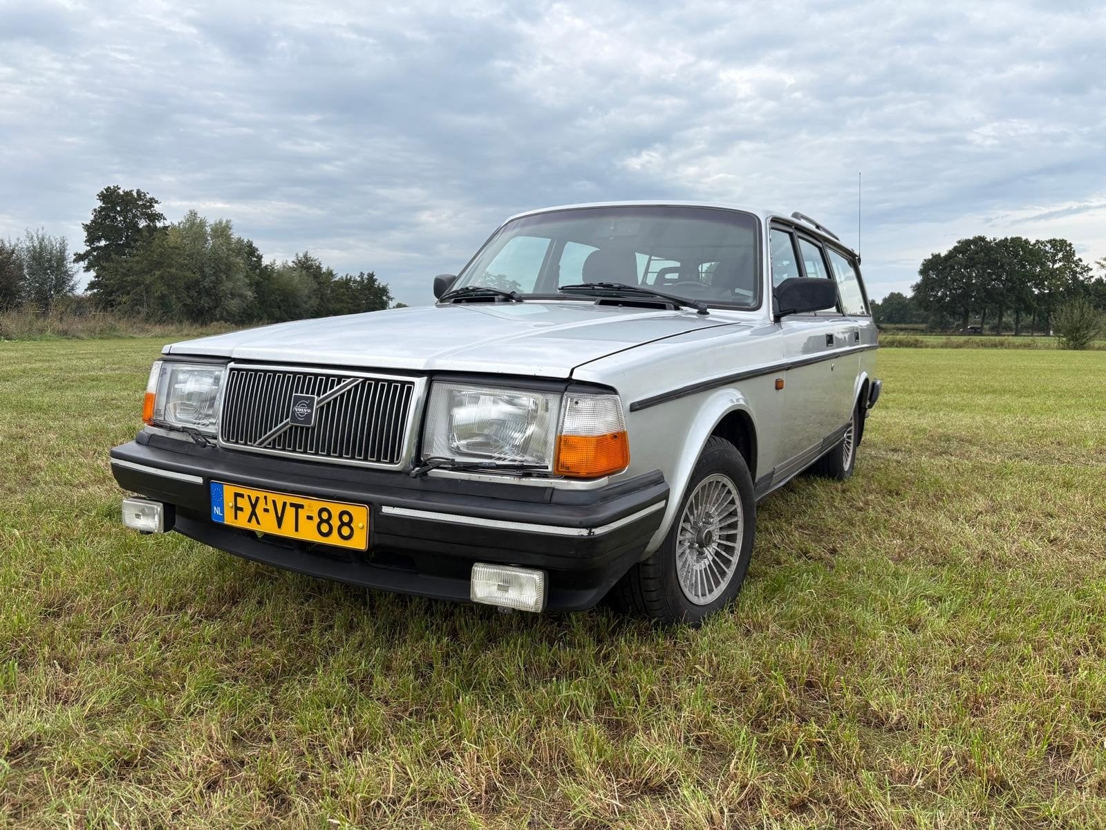 Harde Volvo 240 GLE, blauw Pullman, Automaat, Auto's, Achterwielaandrijving, 4 cilinders, 2300 cc, Particulier