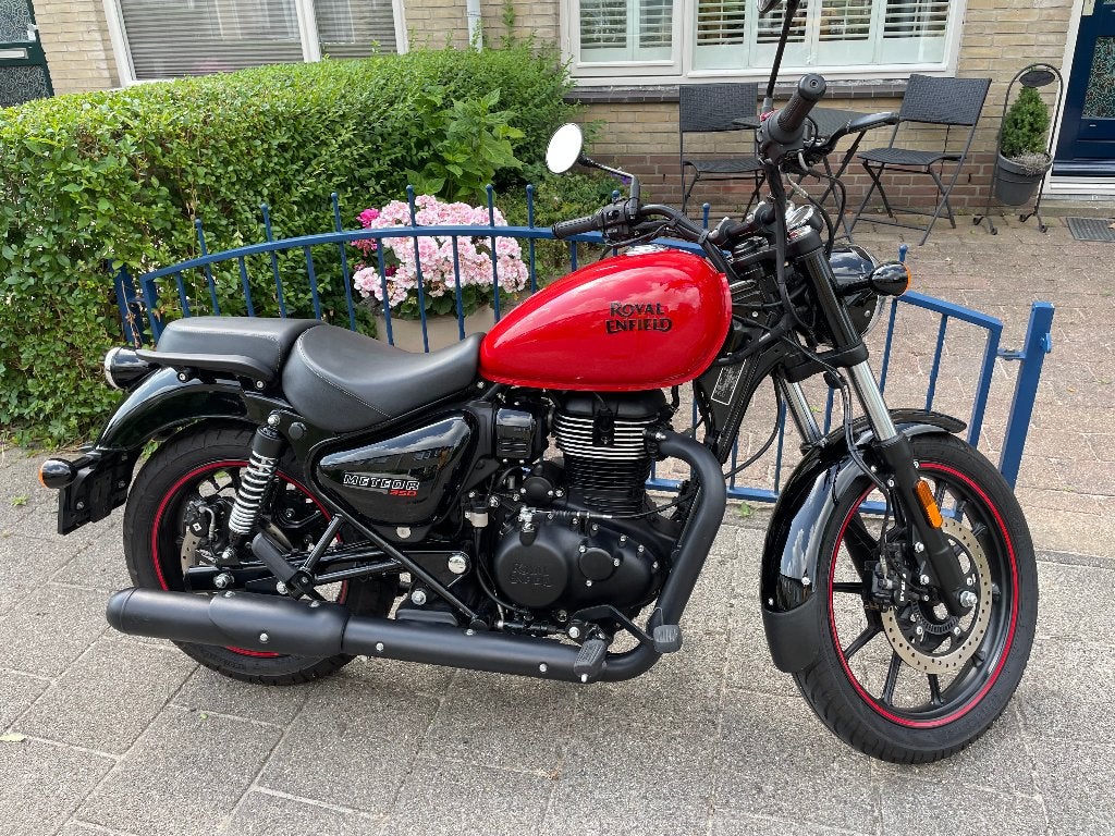 Royal Enfield Meteor 350 Stellar Red (bj 2021), Chopper, Gebruikt, Particulier, ABS