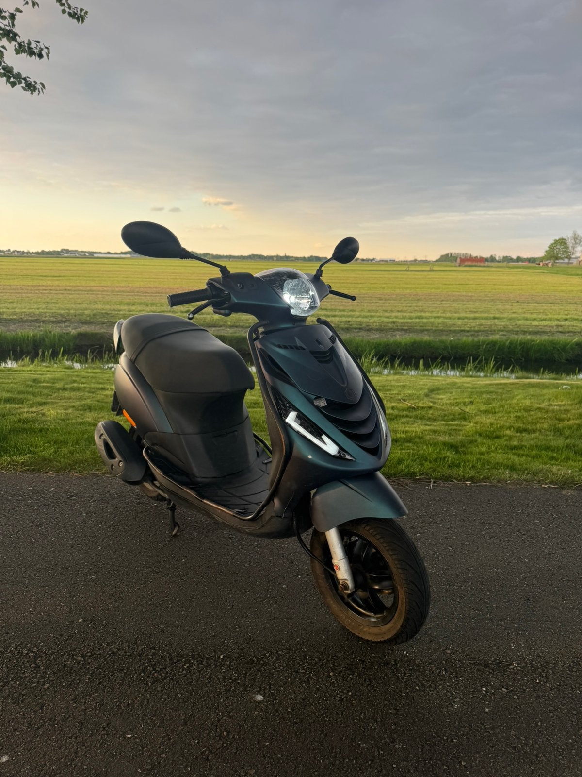 Piaggio zip iget e4 50cc 4t power ones 2019, Fietsen en Brommers, Ophalen of Verzenden, Zo goed als nieuw