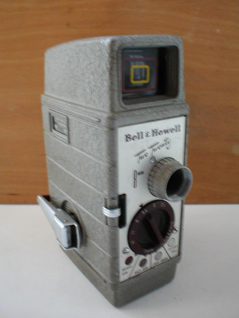 Bell & Howell Two Twenty 8mm videocamera, Ophalen of Verzenden, 8mm, Camera