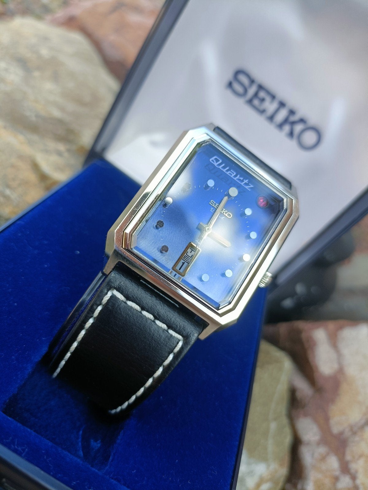 Seiko Tank Model DD Date Quartz V.F.A 3923-5024 Zie Fotos, Seiko, Blauw, IOS, Ophalen of Verzenden