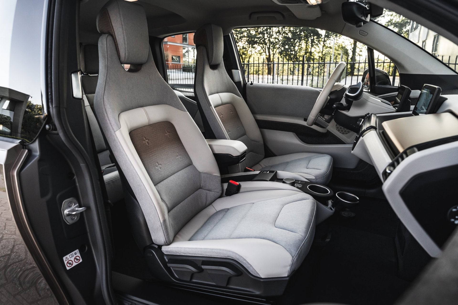 BMW I3 Executive Edition 120Ah 42 kWh | CAMERA | W-pomp | 20, Auto's, BMW, Automaat, Achterwielaandrijving, Bruin, 4 stoelen