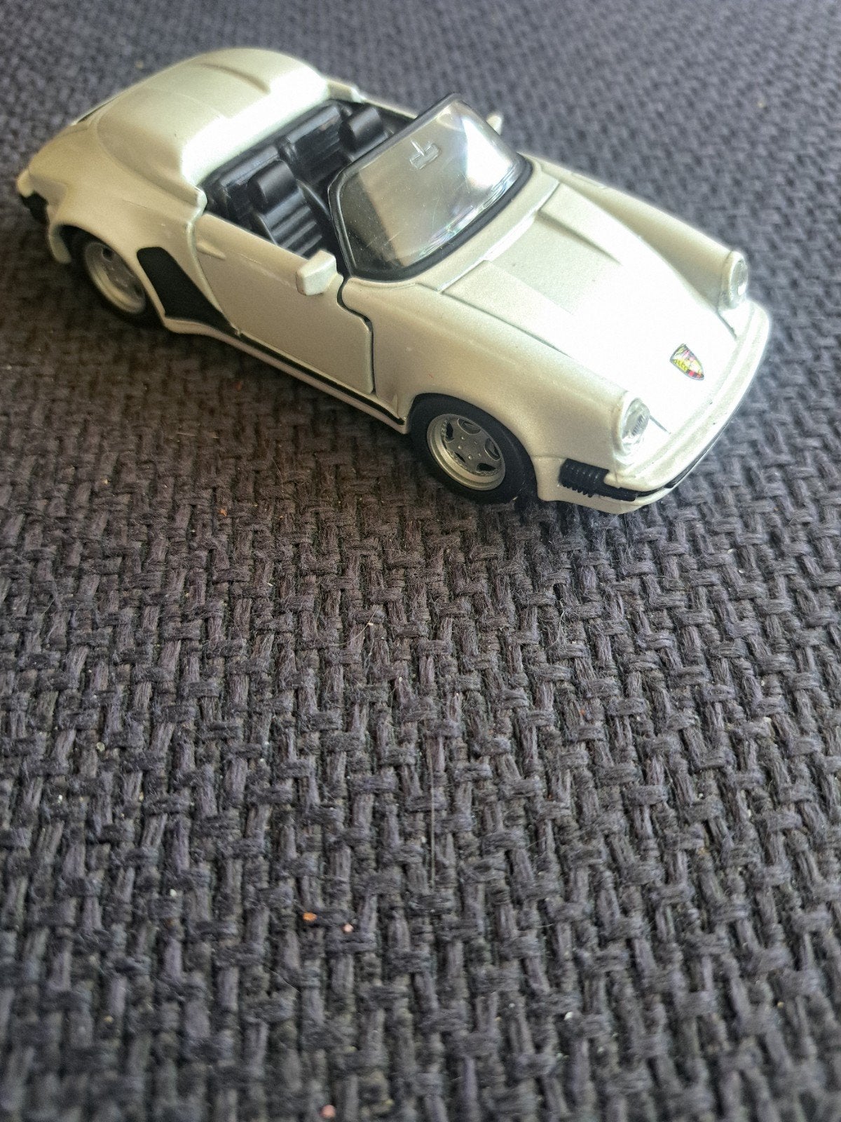 Maisto model porsche 911 speedster, Hobby en Vrije tijd, Modelauto's | Overige schalen, Gebruikt, Auto, Ophalen of Verzenden, N.b