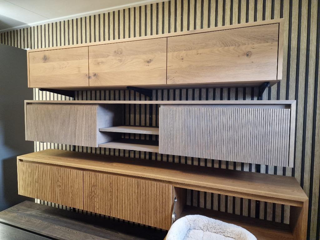 Massief Eiken TV Meubel Kast 200cm latten streepjes zwevend, Huis en Inrichting, Kasten | Televisiemeubels, Eikenhout, Nieuw, Ophalen of Verzenden
