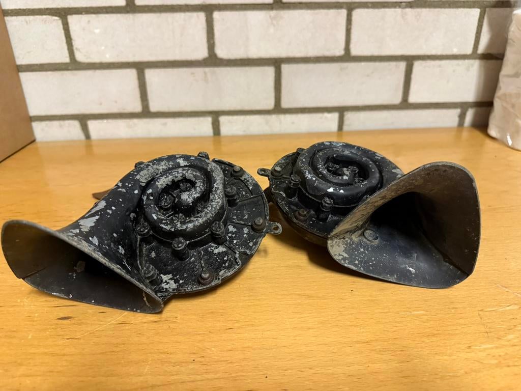 2x toeter / claxon Mopar, Ophalen, Gebruikt, Chrysler