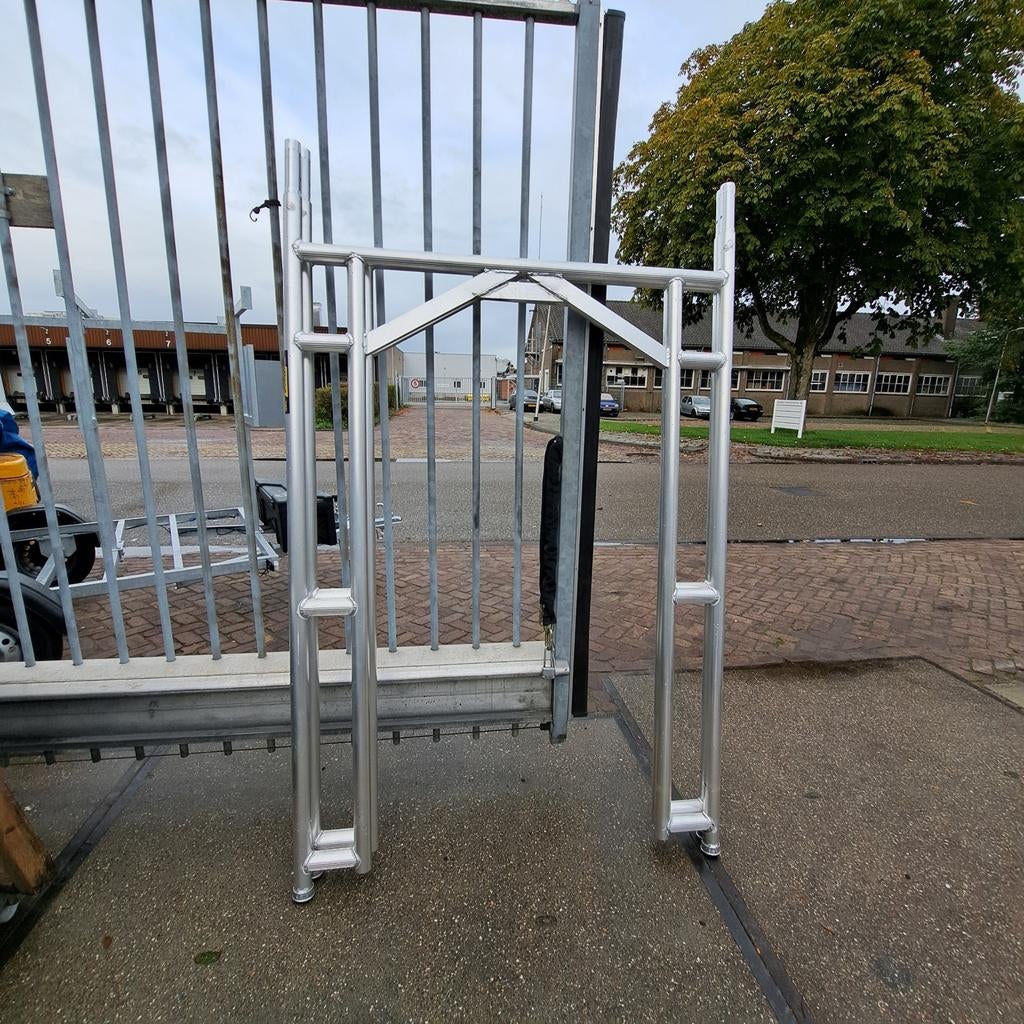 Doorloop frames boog frames van altrex en nog meer merken, Ophalen of Verzenden, Zo goed als nieuw, Rolsteiger of Kamersteiger