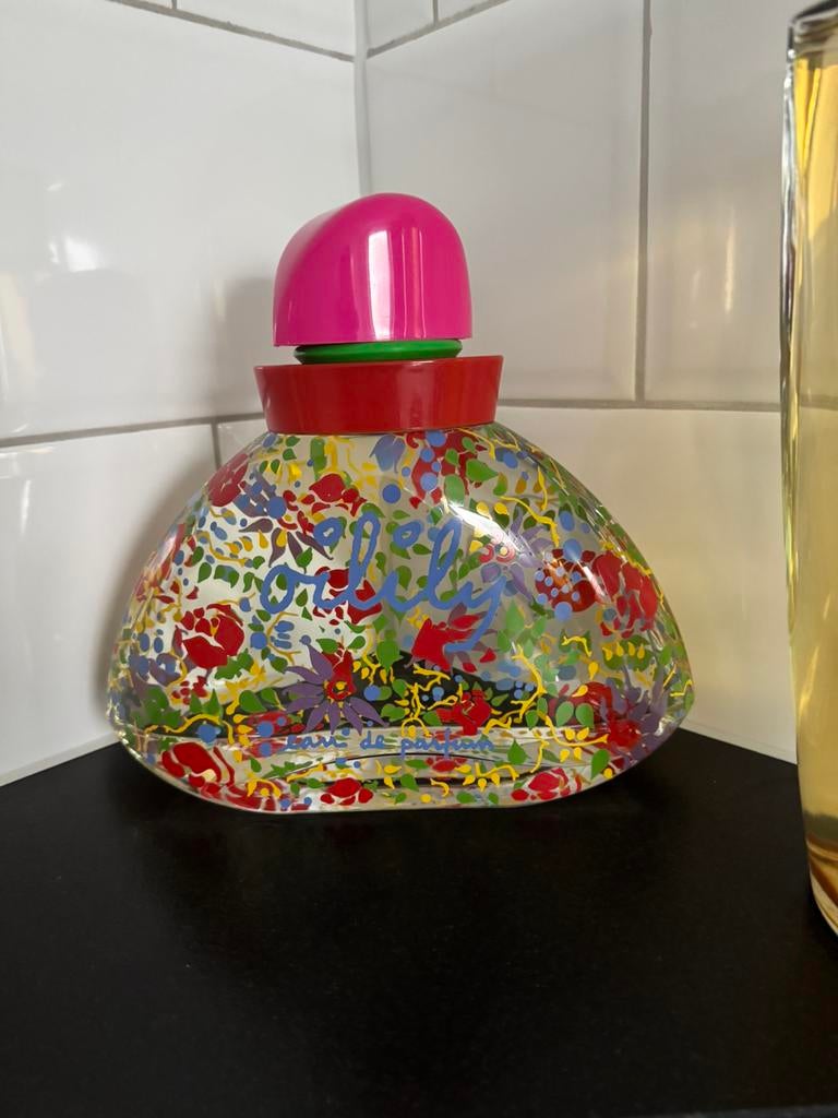 Parfum fles o lilly, Verzamelen, Parfumverzamelingen, Ophalen of Verzenden, Zo goed als nieuw, Parfumfles