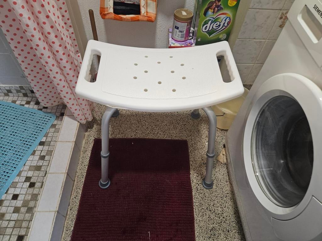 Handige badkamer kruk, Huis en Inrichting, Badkamer | Badkamermeubels, Zo goed als nieuw, Ophalen