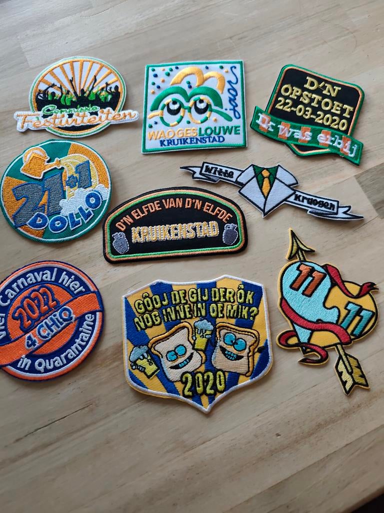 Carnavals emblemen, Kleding | Dames, Carnavalskleding en Feestkleding, Ophalen of Verzenden, Carnaval