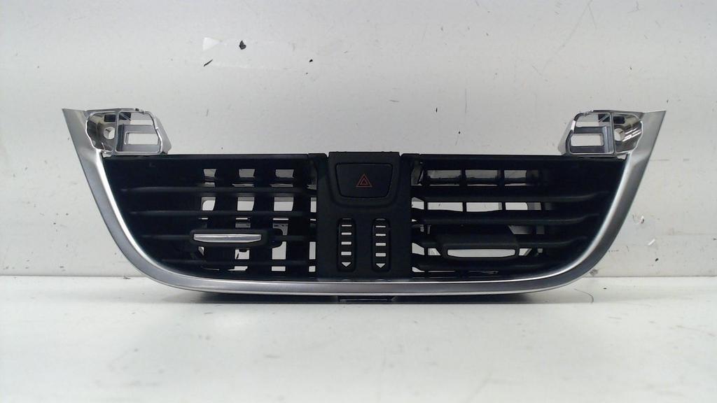 Dashboard luchtrooster midden Ford Fiesta, Auto-onderdelen, Onderdelen@venauto.nl, Van der Ven Autorecycling B.V., Gebruikt, Ettenseweg 76, 4706 PB Roosendaal, The Netherlands