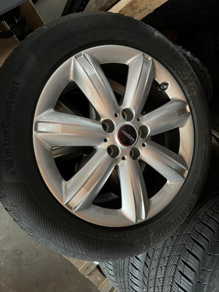 MINI Countryman F60 Winterset met Conti Winterbanden, Ophalen, Gebruikt, Banden en Velgen, 17 inch