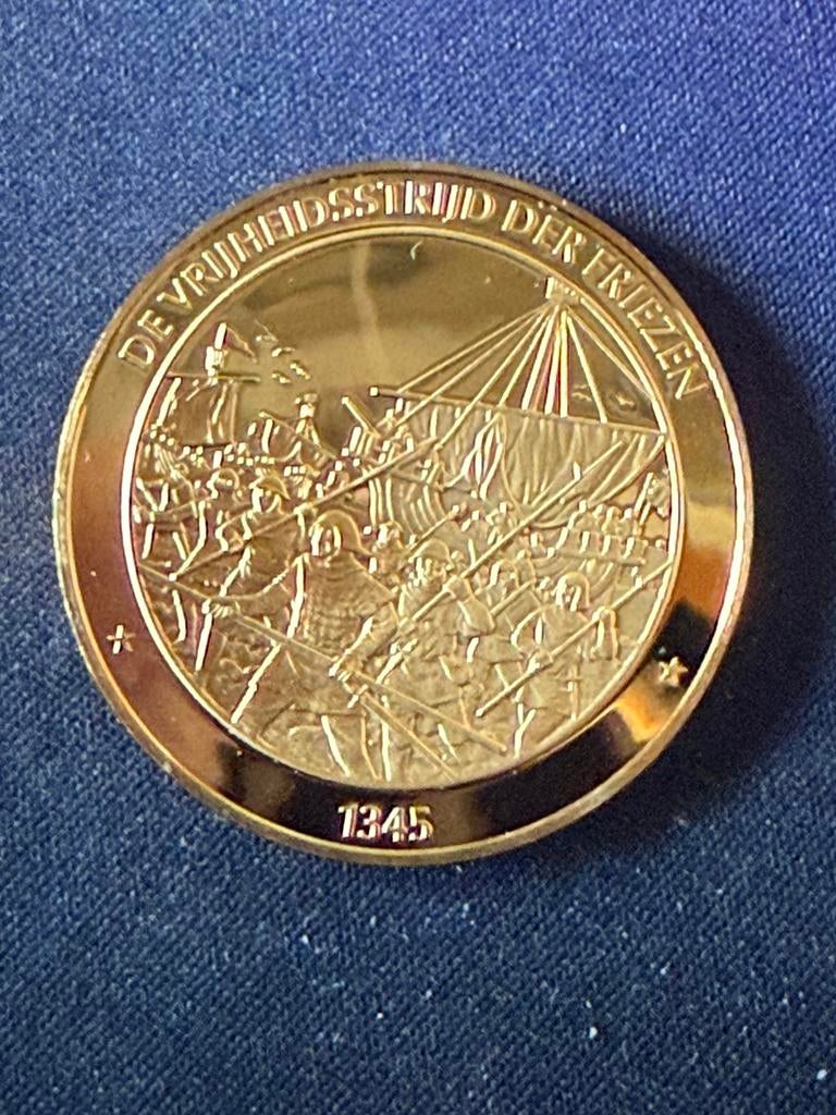 HERDENKINGSPENNING Friesland  1345 Warns, Postzegels en Munten, Penningen en Medailles, Ophalen of Verzenden, Goud, Nederland