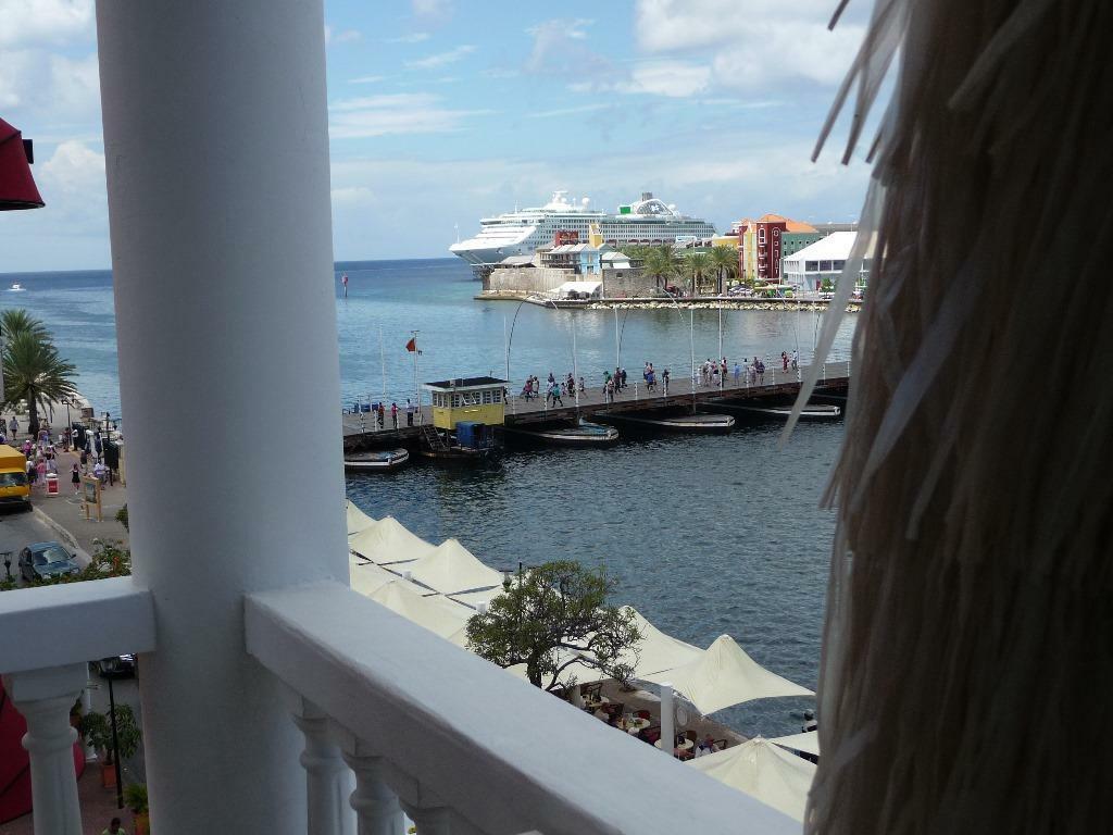 Eyecatcher Curacao luxe appartement bij de pontjesbrug, 2 slaapkamers, Wasmachine, Curaçao, Appartement