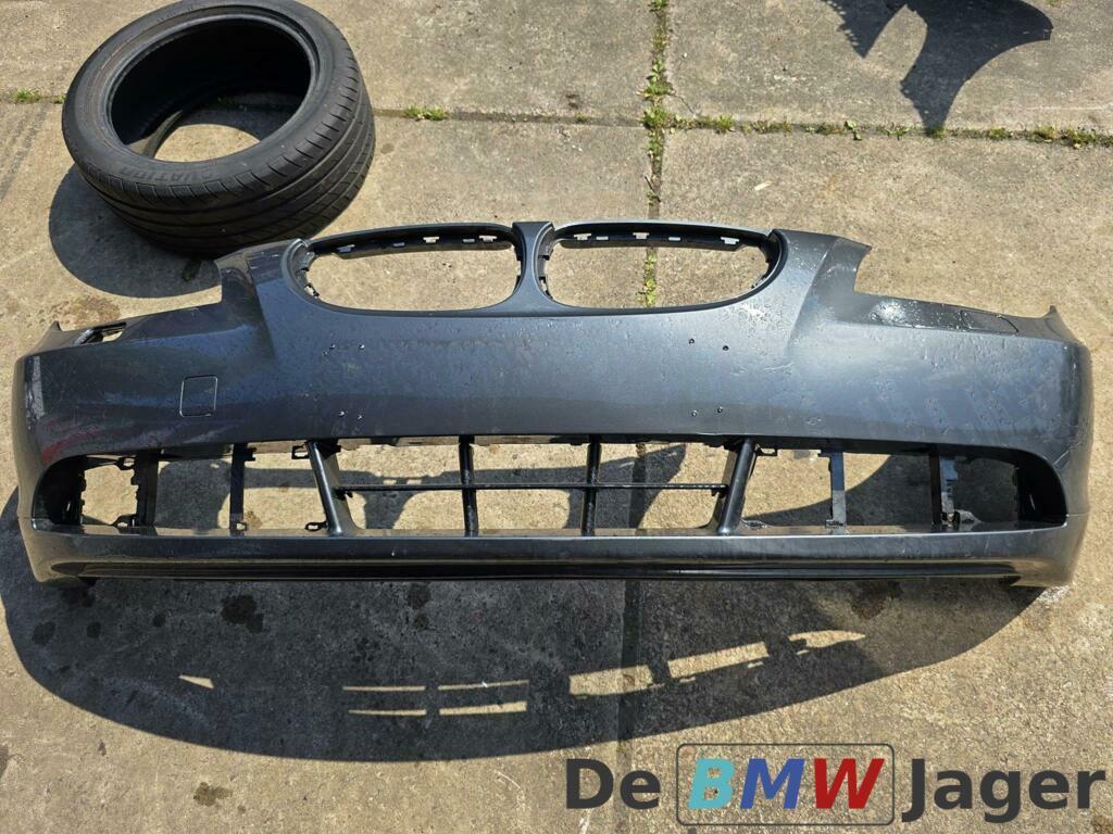 Voorbumper grijs BMW 5-serie E60 E61 51110149245, Gebruikt, Voor, Ophalen of Verzenden, Bumper