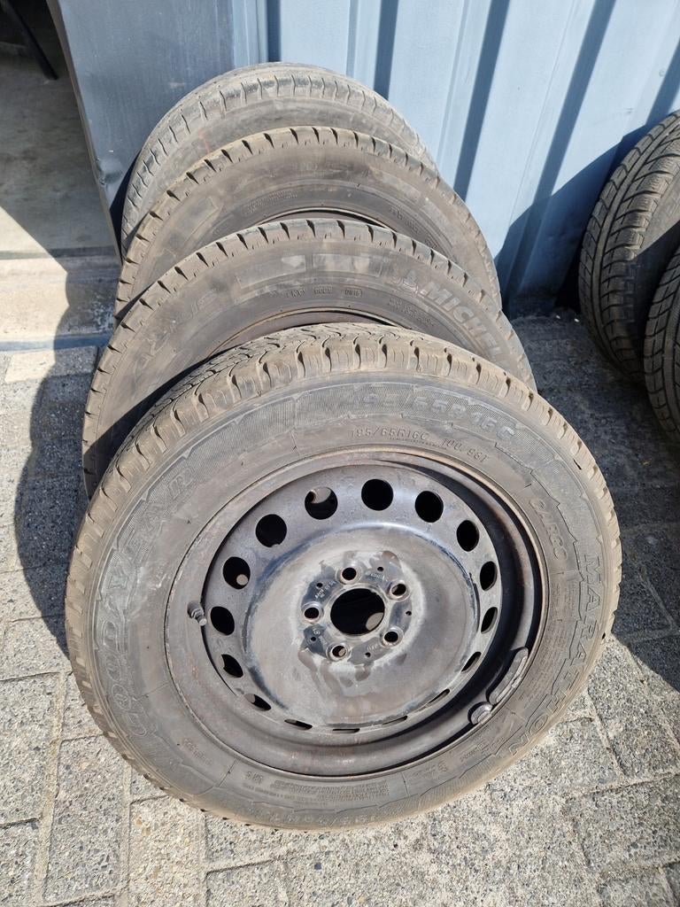 Stalenvelgen met winterband Mercedes E klasse- Vito-Viano, Bestelwagen, 16 inch, Banden en Velgen, 205 mm