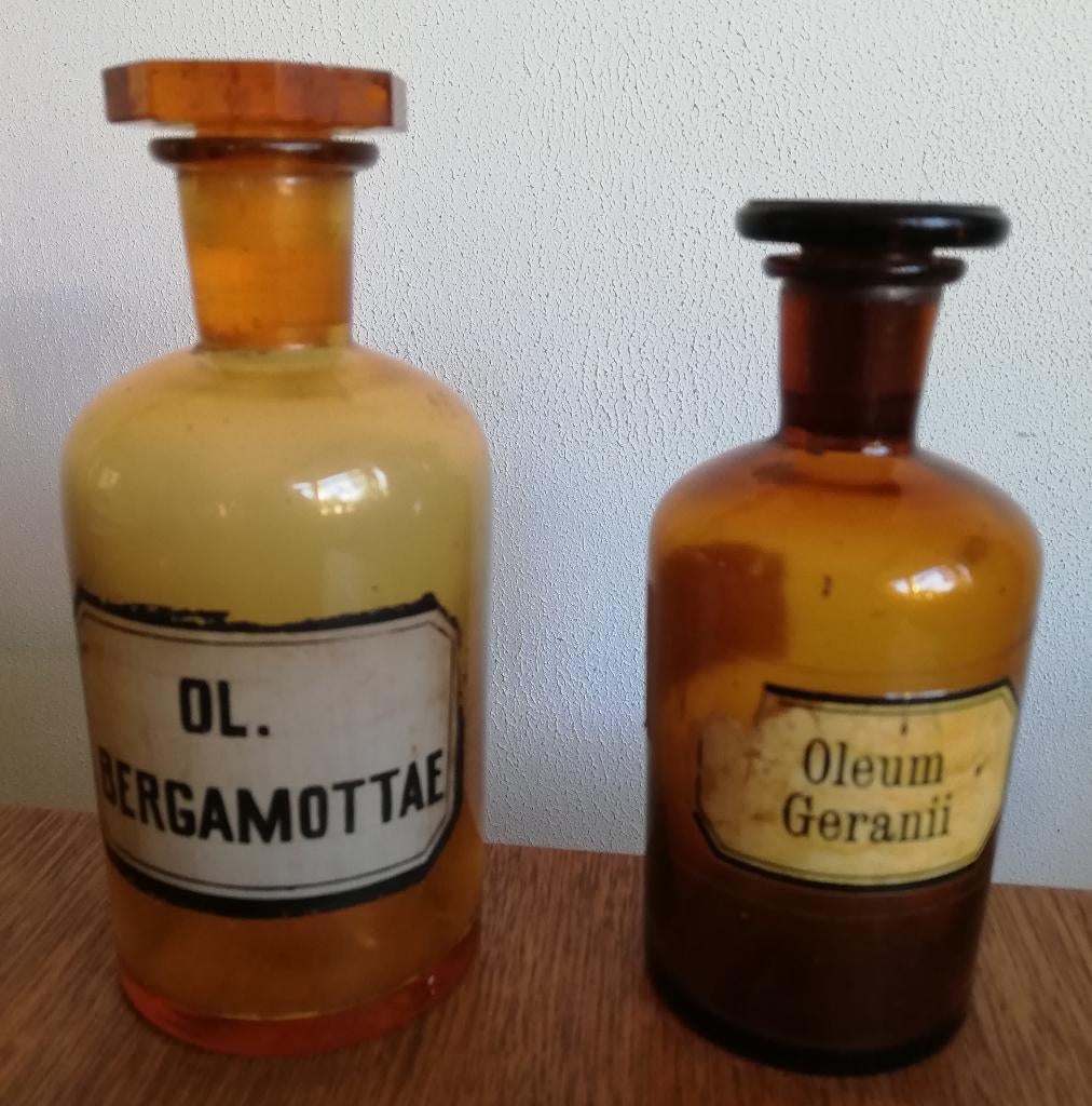 2 apotheek flessen Ol. Bergamottae + oleum Geranii, Ophalen of Verzenden