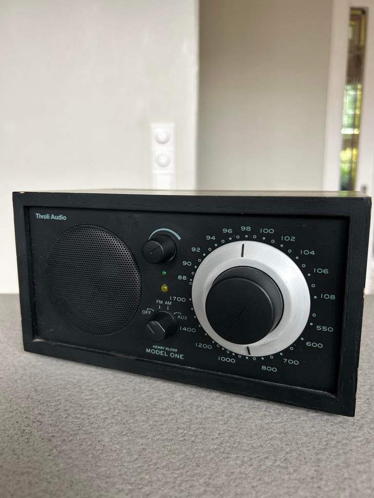 Tivoli radio model one Kloss design zwart, Audio, Tv en Foto, Radio's, Ophalen of Verzenden, Gebruikt, Radio
