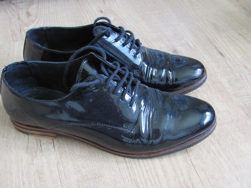 Zwarte dames lakschoenen, Ophalen of Verzenden, Zo goed als nieuw, Zwart