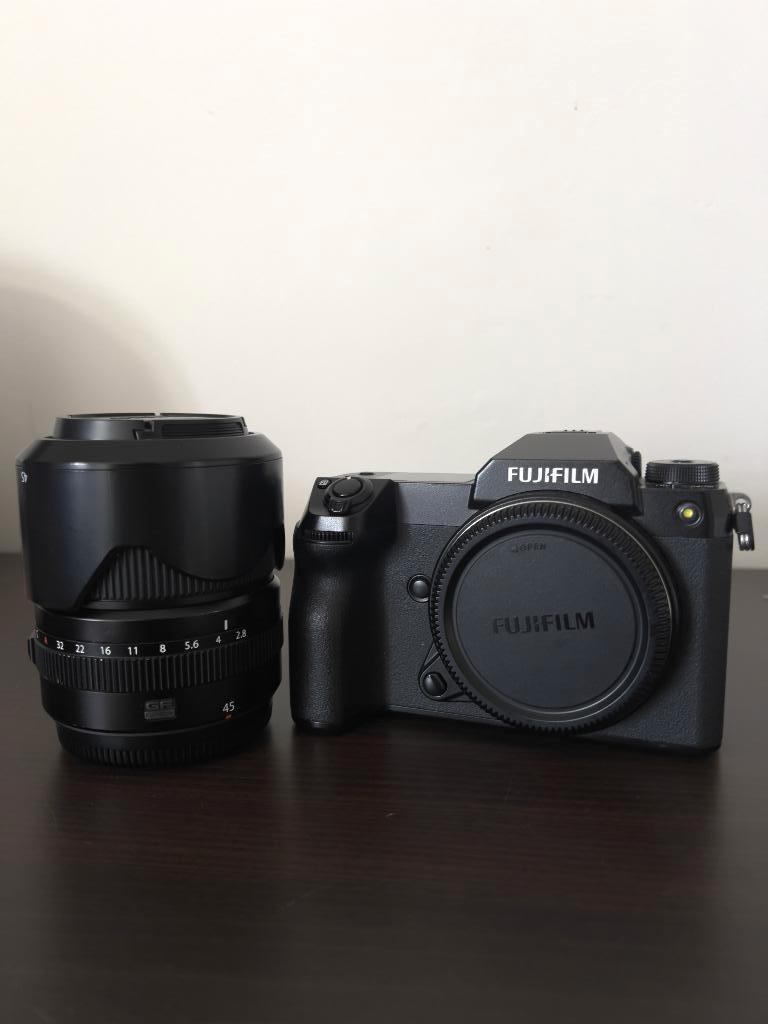 Fujifilm GFX 100S + GF 45mm f/2.8 (29k Clicks), Ophalen, Compact, Zo goed als nieuw, Fuji