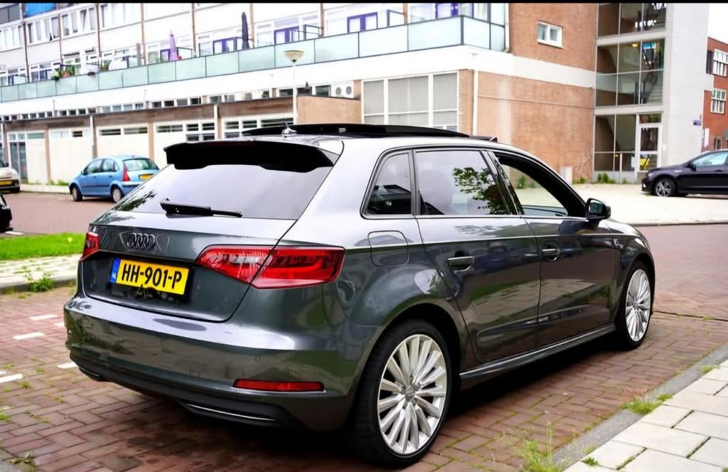 Audi A3 1.4 Tfsi 204pk E-tron Phev S Tronic 2015 Grijs, Auto's, Audi, Zwart, 4 cilinders, 1395 cc, Zilver of Grijs