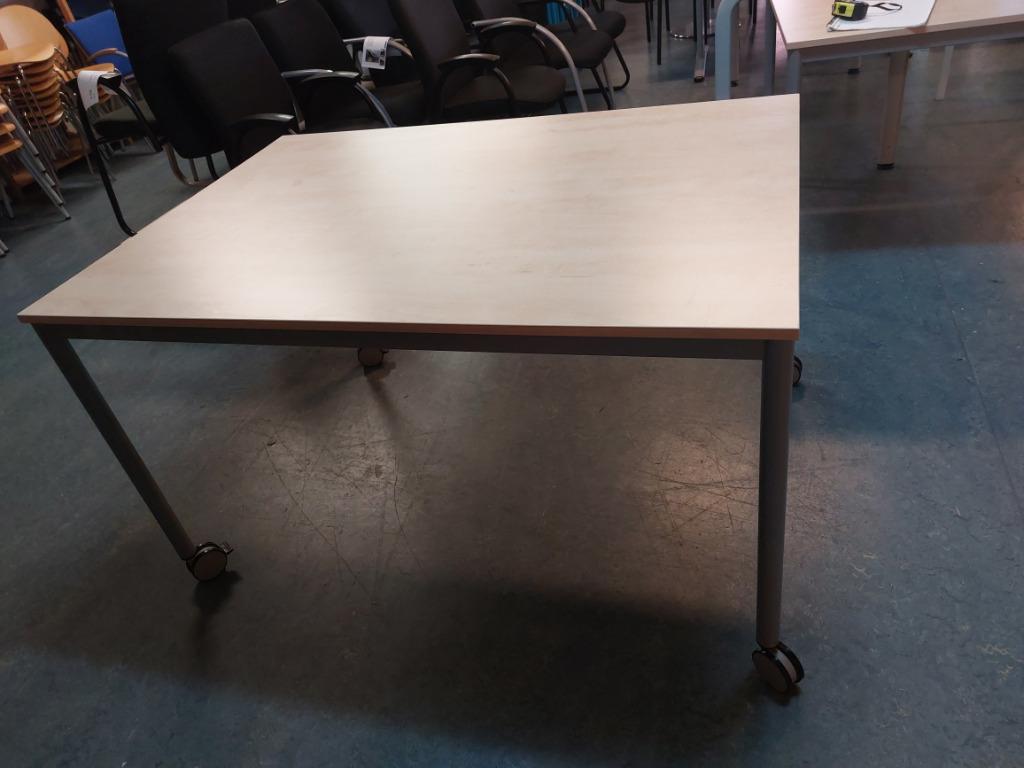 Verrijdbare VEPA kantine tafel / werktafel, zeer stabiel, Gebruikt, 50 tot 100 cm, 100 tot 150 cm, Overige materialen