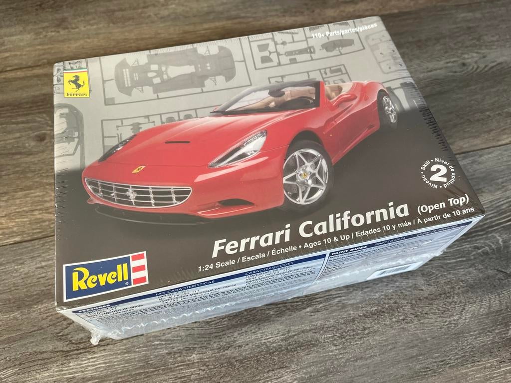 2x Revell Ferrari California!, Auto, Nieuw, Ophalen of Verzenden, 1:32 tot 1:50
