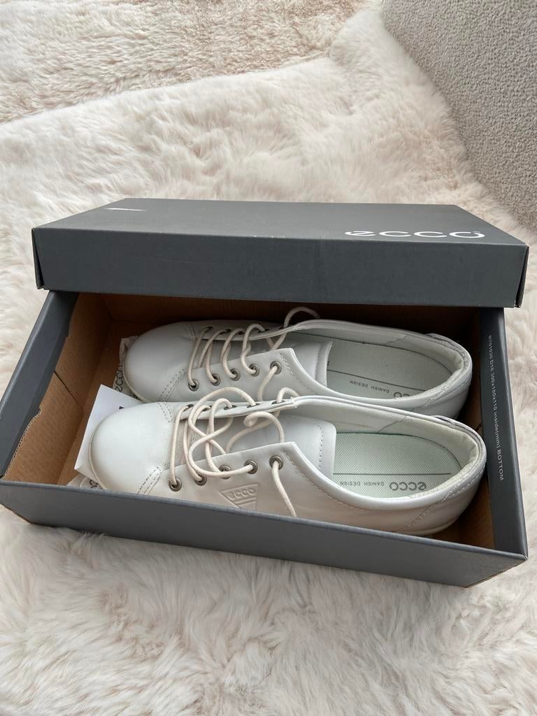 Ecco soft Sneakers - Maat 39 - beige/wit, Kleding | Dames, Schoenen, Ophalen of Verzenden, Zo goed als nieuw, Wit, Sneakers of Gympen