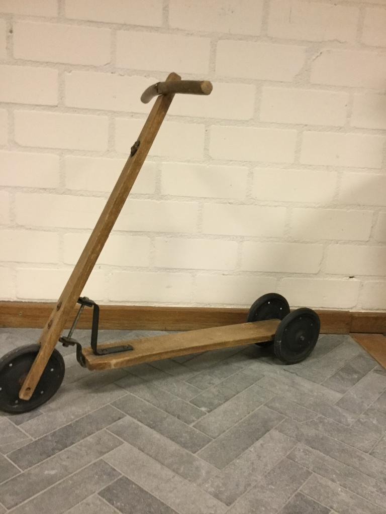 Oude houten step uit grootmoeders tijd, Antiek en Kunst, Ophalen of Verzenden
