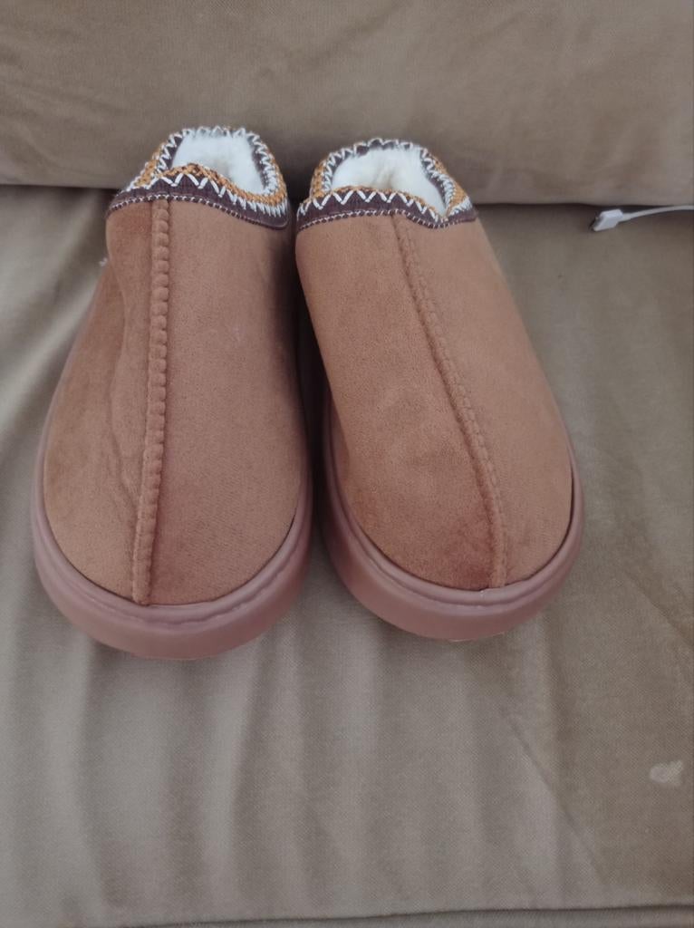 Dames pantoffels nieuw maat 40/41, Ophalen of Verzenden, Nieuw, Bruin, Pantoffels of Sloffen