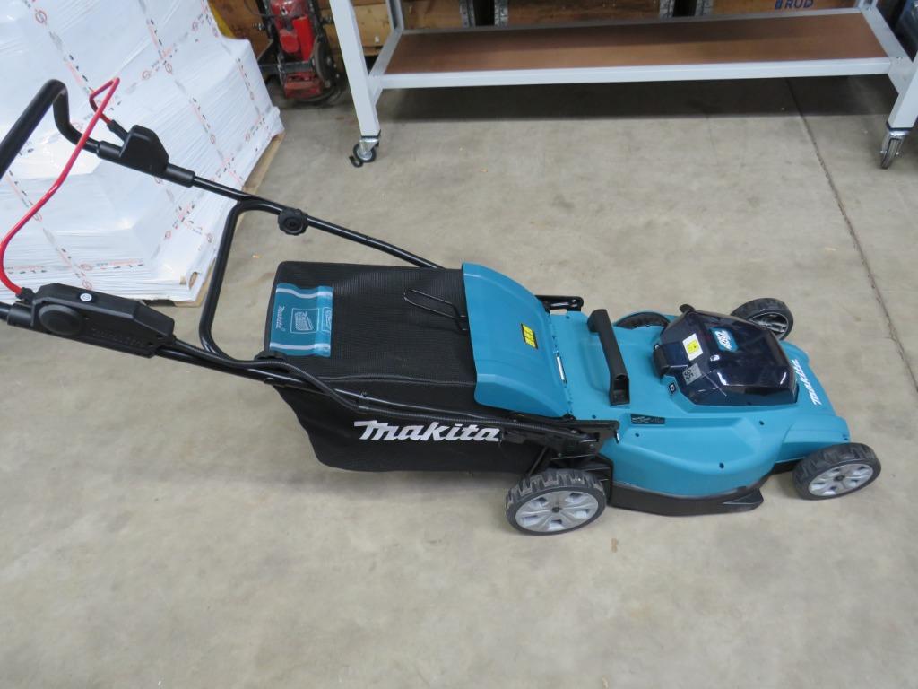 Makita DLM480Z LXT 2x18 V accu Grasmaaier 48 cm Nieuw, Tuin en Terras, Ophalen, Cirkelmaaier, Nieuw, Zandhaarweg