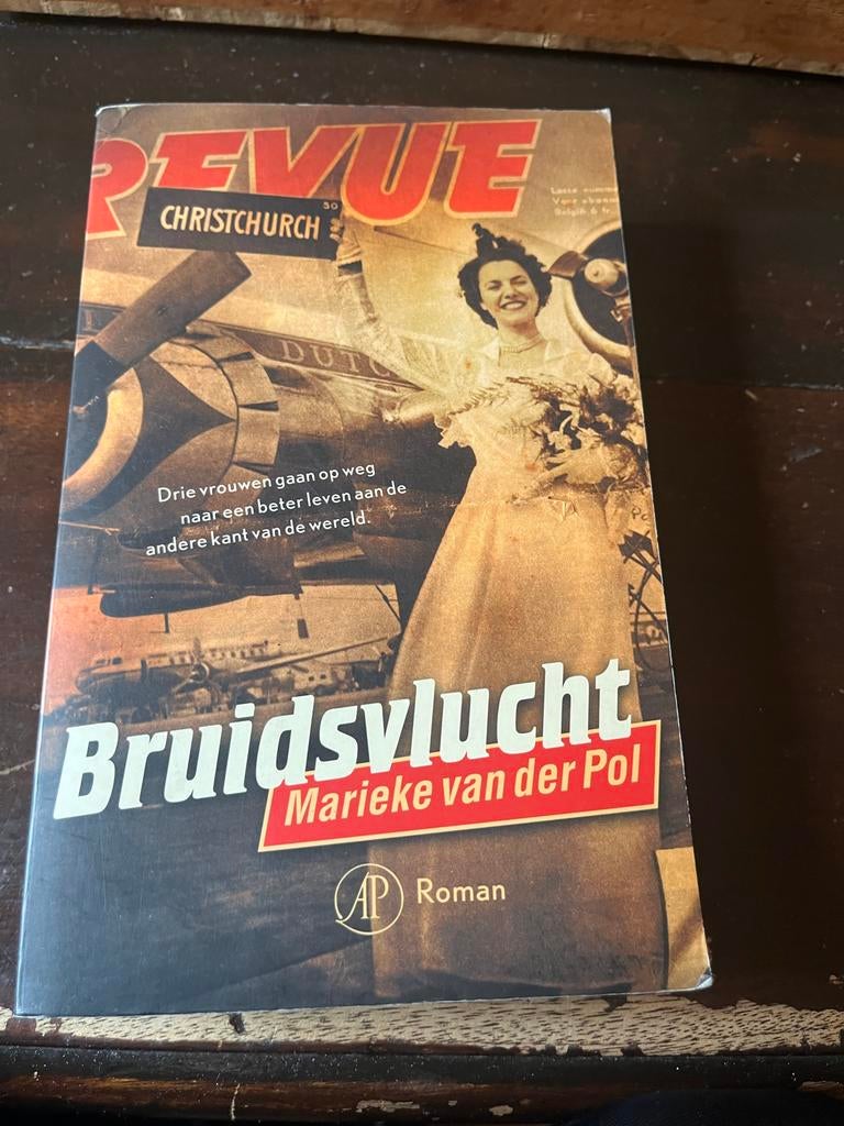 Bruidsvlucht -Marieke van der Pol, Ophalen of Verzenden, Gelezen, Nederland