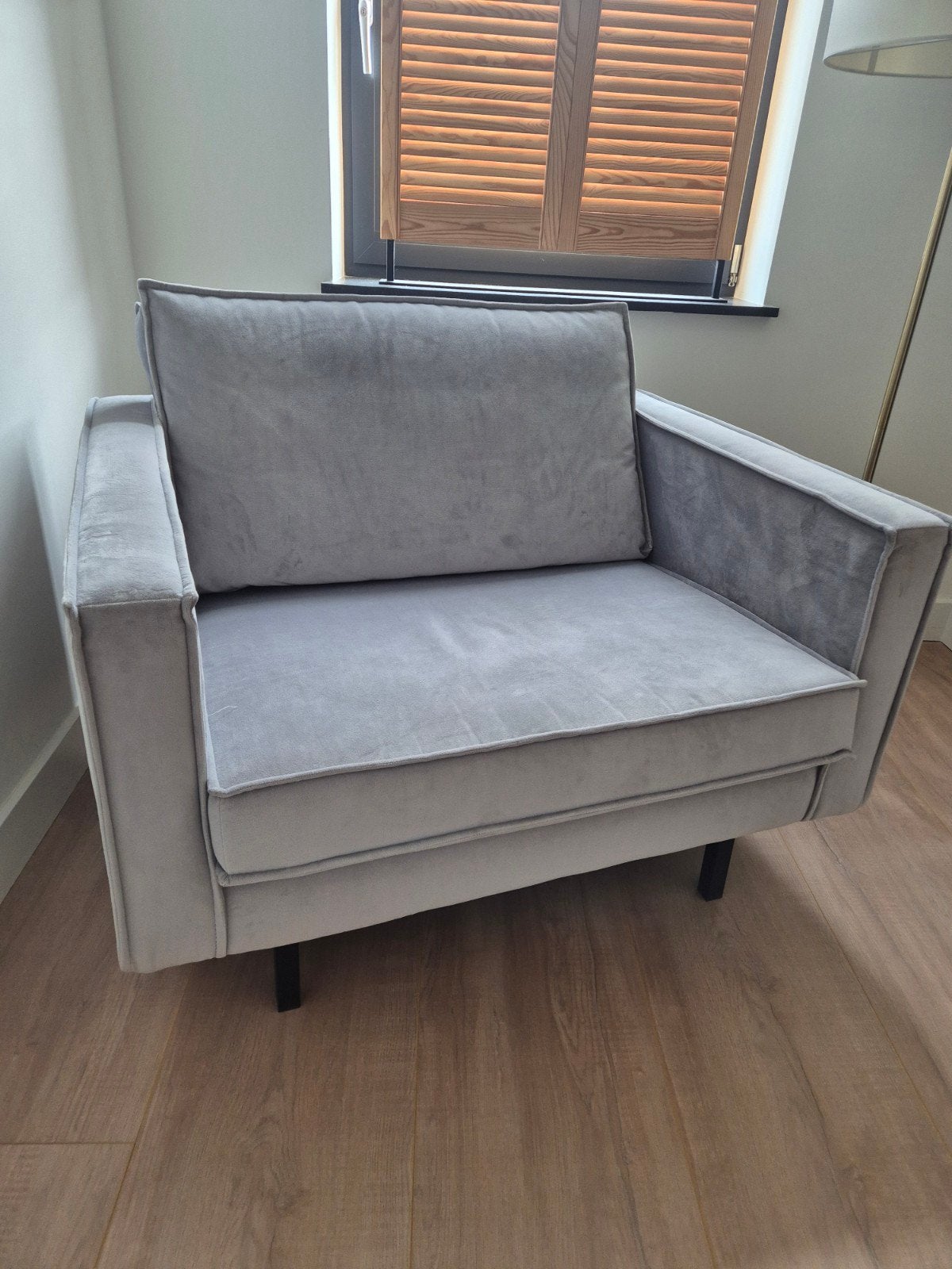 Grijsblauwe velvet love seat fauteuil, Ophalen, 75 tot 100 cm, Zo goed als nieuw, 100 tot 125 cm