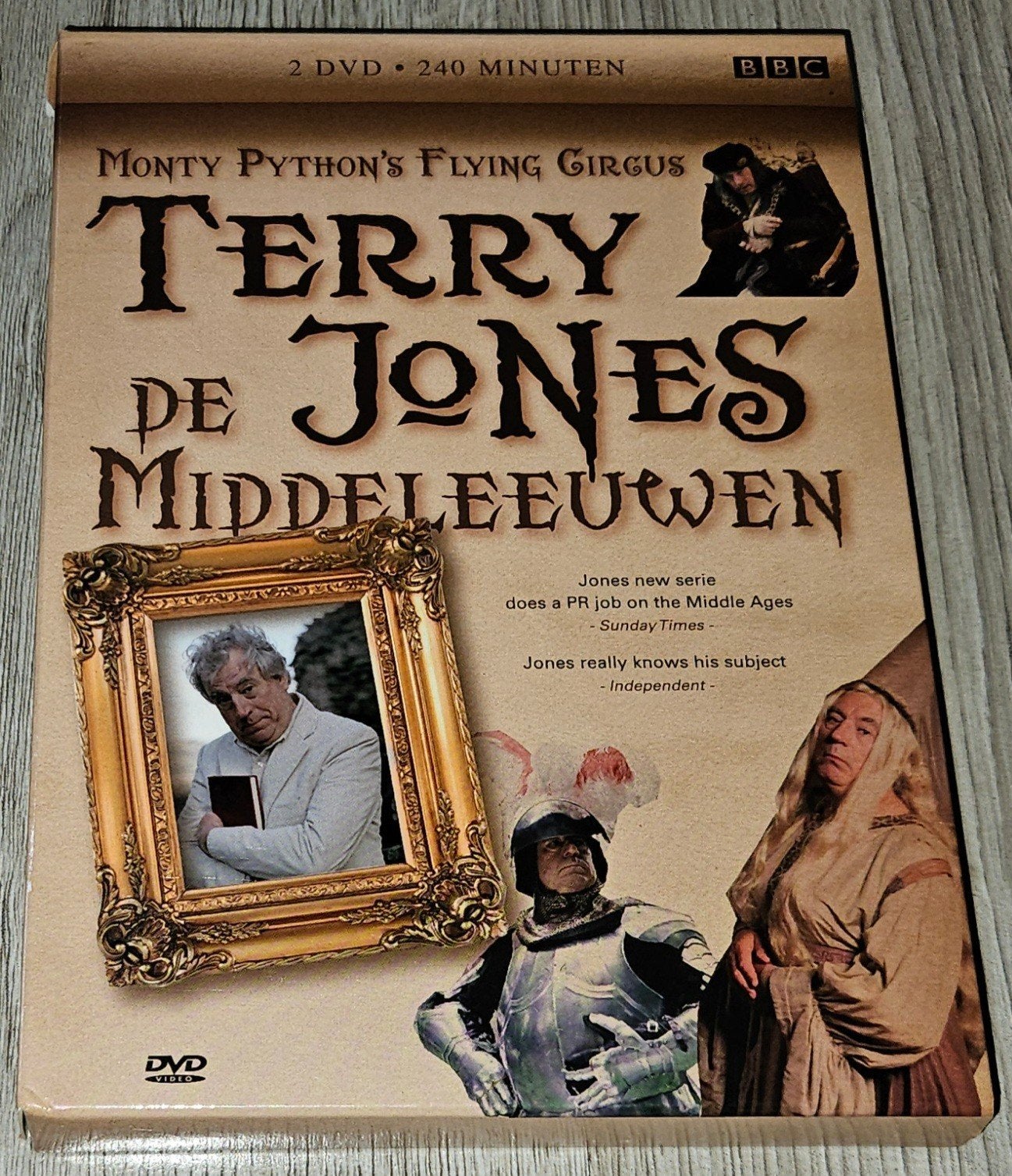Terry Jones - De Middeleeuwen - 2 DVD Boxset BBC, Alle leeftijden, Ophalen of Verzenden, Gebruikt, Politiek of Geschiedenis