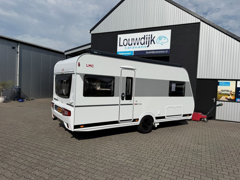 LMC Style 440 D ’24 (Full Option, Fransbed), Caravans en Kamperen, Caravans, Rondzit, Vast bed, Bedrijf, 6 tot 7 meter