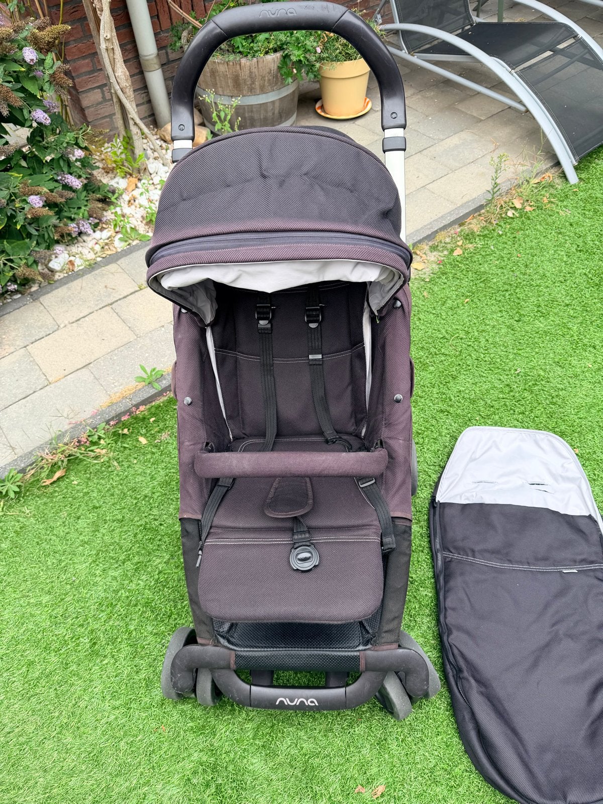 Nuna Pepp kinderwagen met voetenzak en zonnekap, Ophalen of Verzenden, Gebruikt, Overige merken, Voetenzak