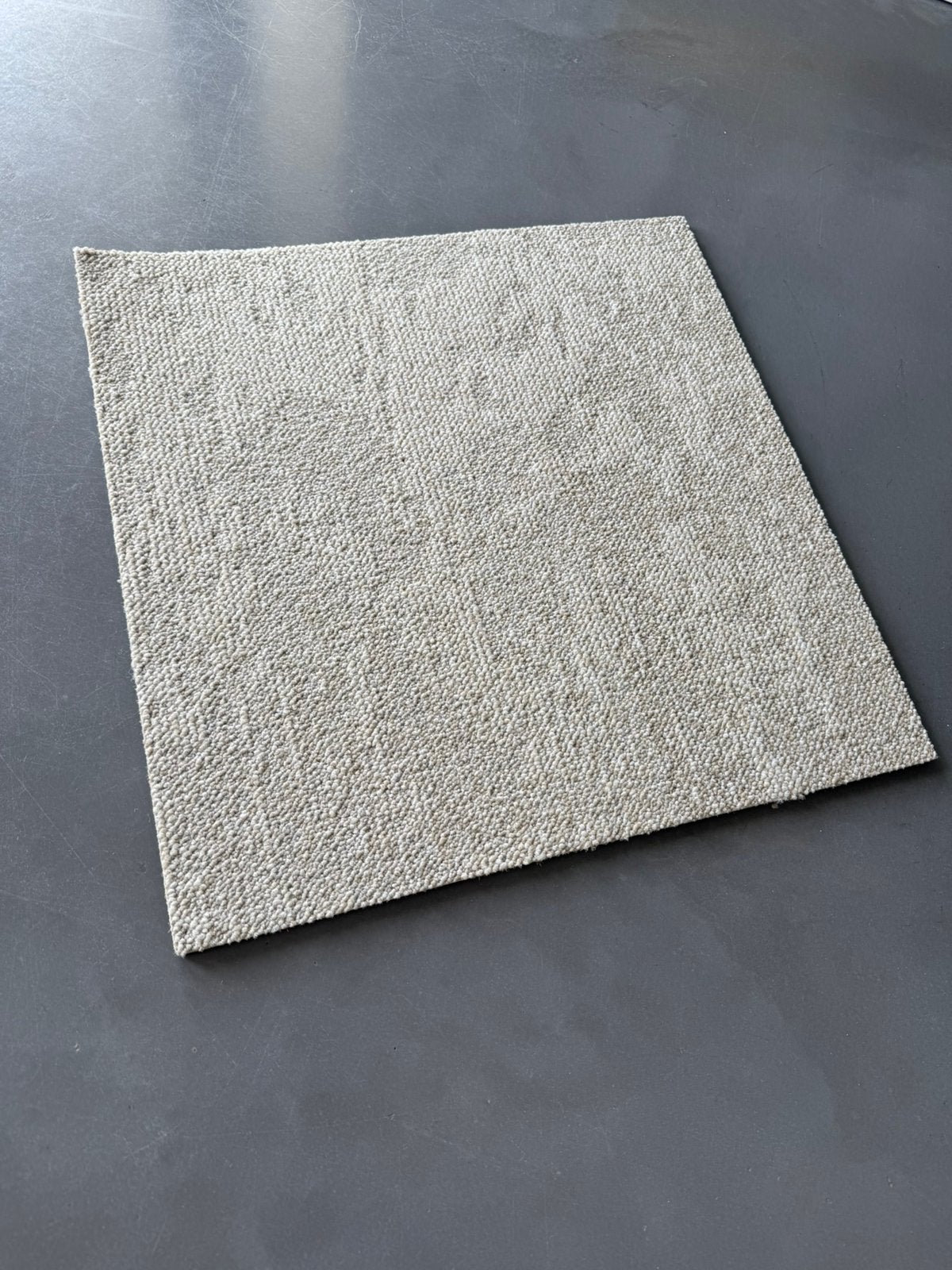Desso desert tapijttegel, Huis en Inrichting, Stoffering | Vloerbedekking, Ophalen, Desso desert, Zo goed als nieuw, Crème