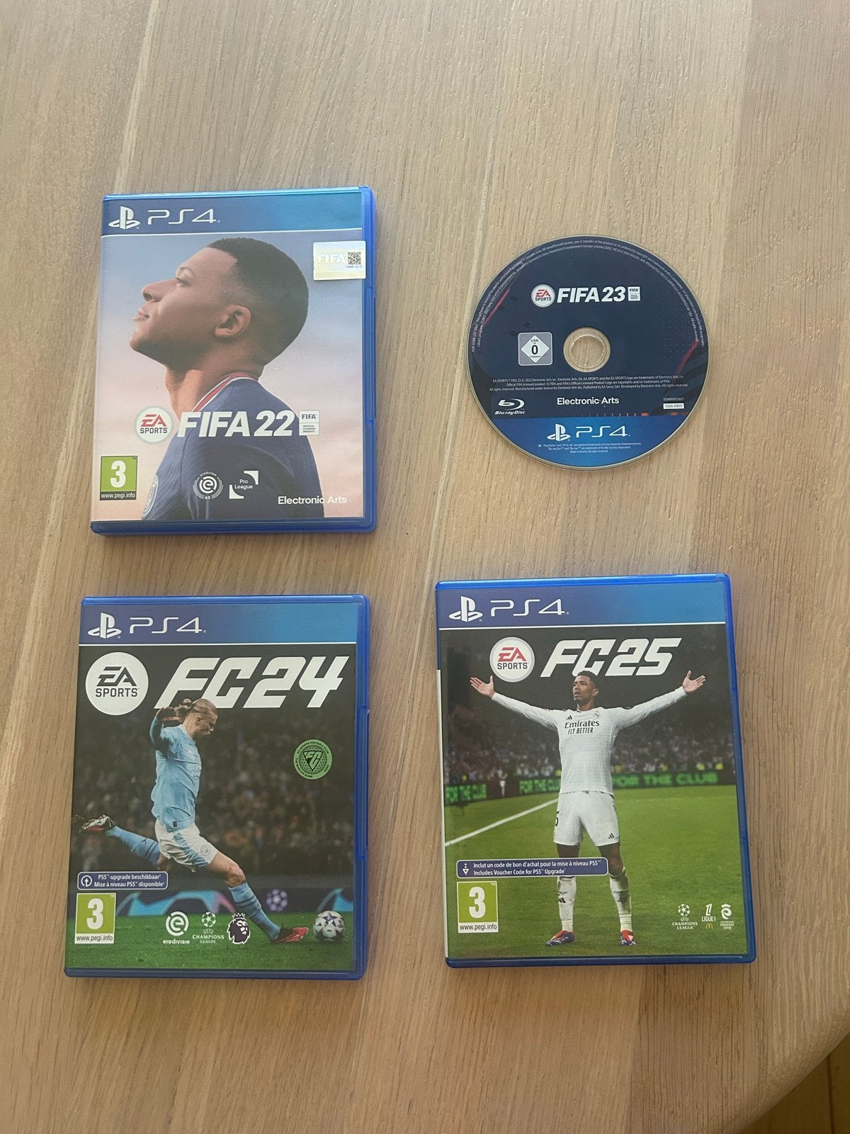 FIFA 22, FIFA 23, FC24, FC25 PS4 Games Bundel, Ophalen, Gebruikt, Eén computer, Sport
