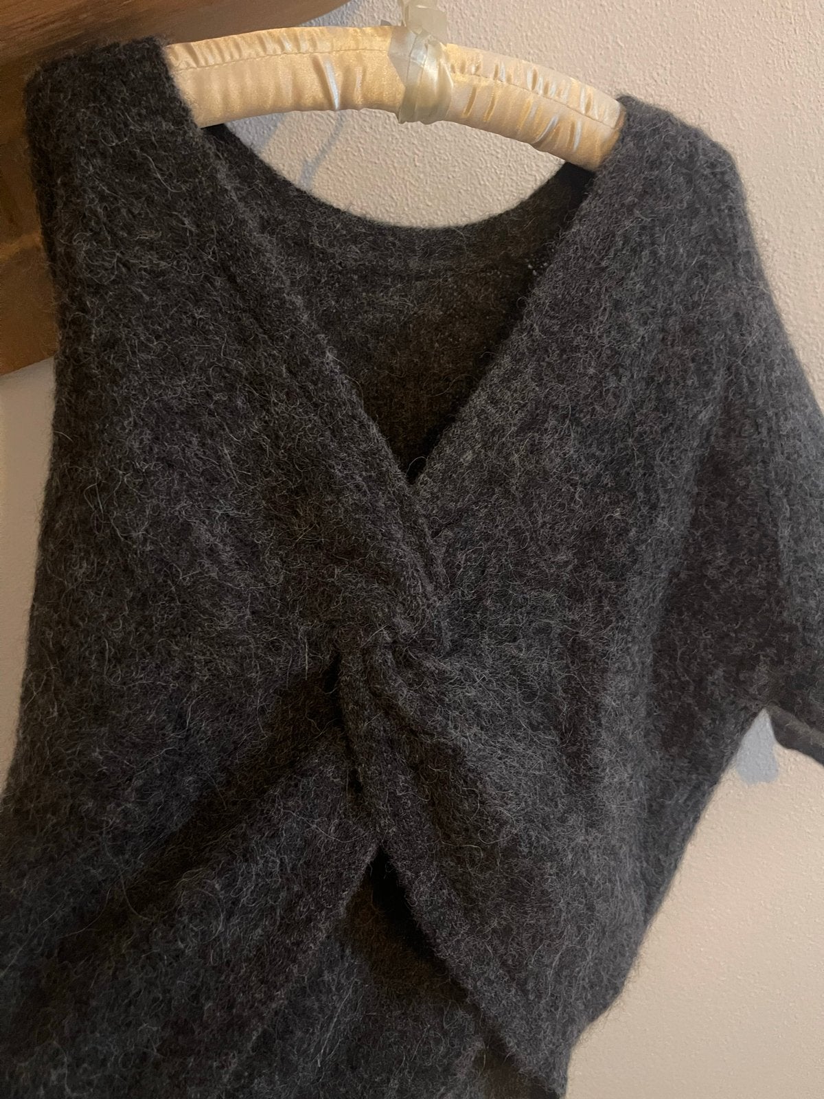 Ba&sh mohair trui met overslag - Zo goed als nieuw, Ophalen of Verzenden, Zo goed als nieuw, Maat 36 (S), Grijs