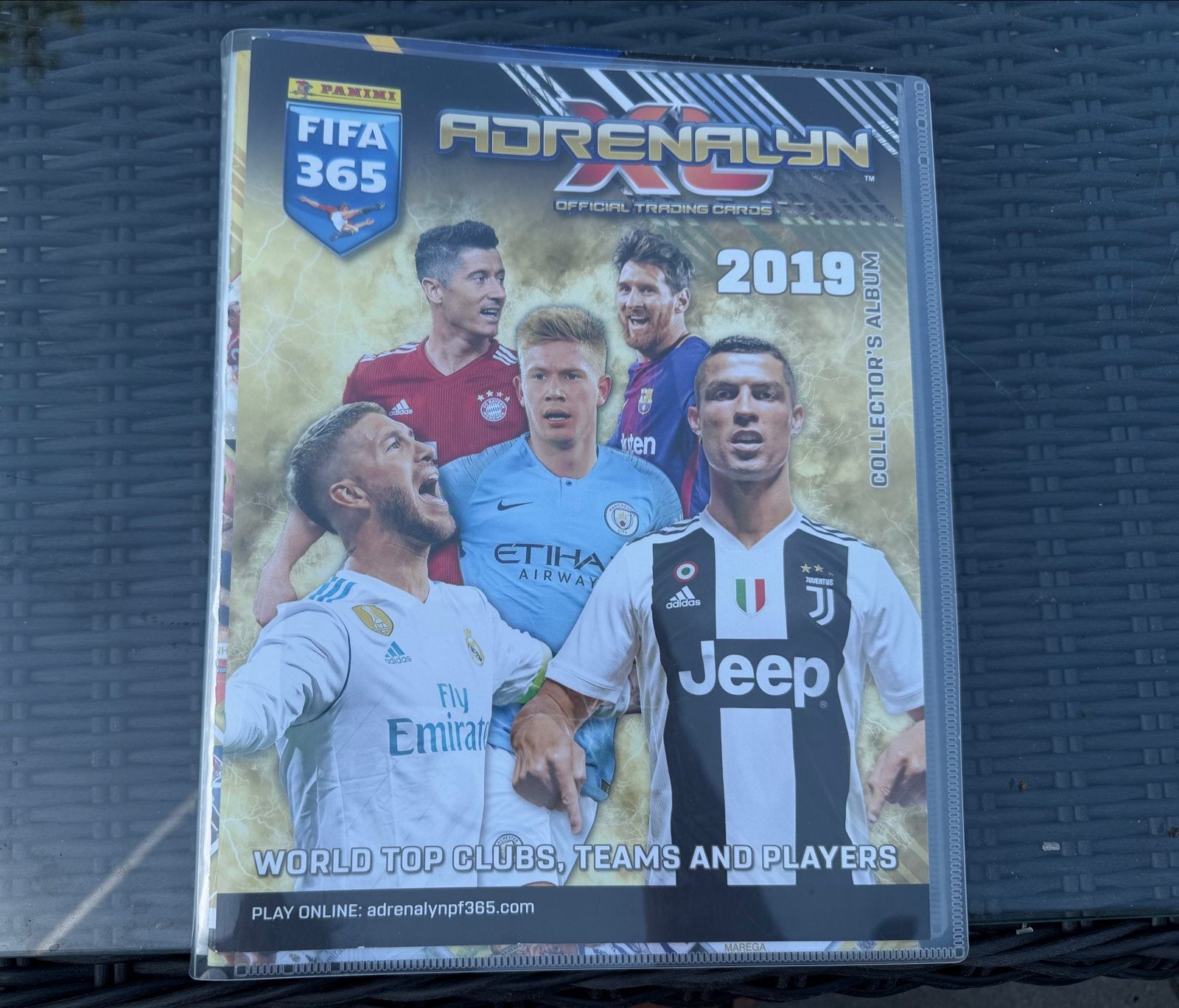Panini Adrenalyn XL FIFA 365 2019 Collector's Album met kaar, Ophalen of Verzenden, Zo goed als nieuw, Buitenlandse clubs, Spelerskaart
