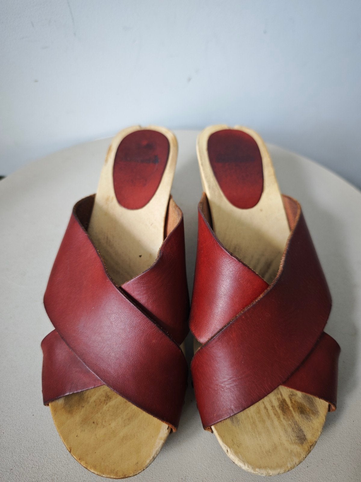 Shabbies houten klomp sandaal rood leer maat 37, Shabbies Amsterdam, Gedragen, Rood, Sandalen of Muiltjes