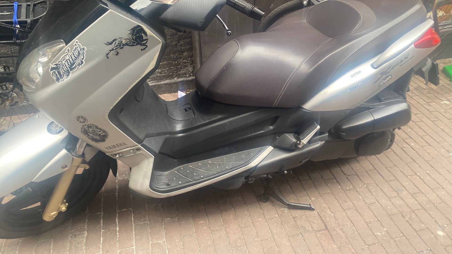 Xmax 250 2009 . 1500 euros, Ophalen of Verzenden