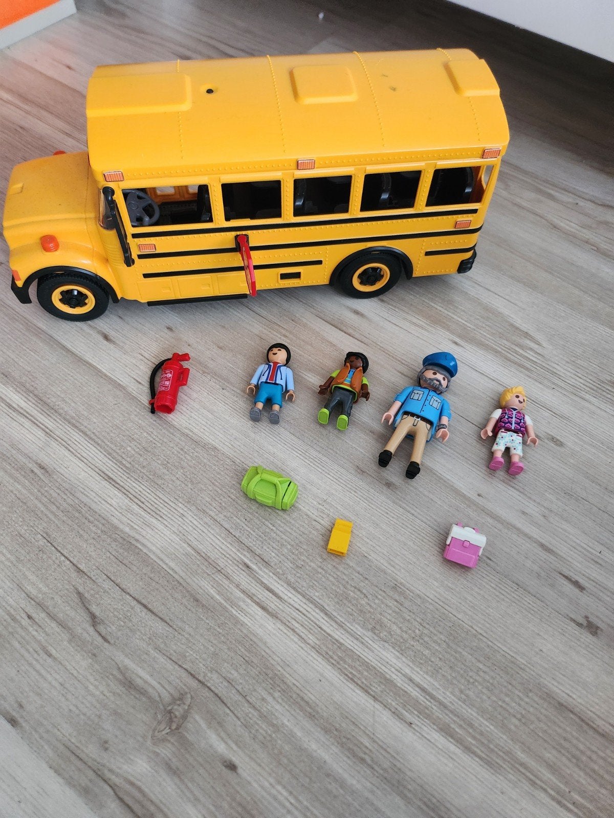 Playmobil schoolbus, Ophalen